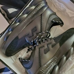 Versace Chain reaction